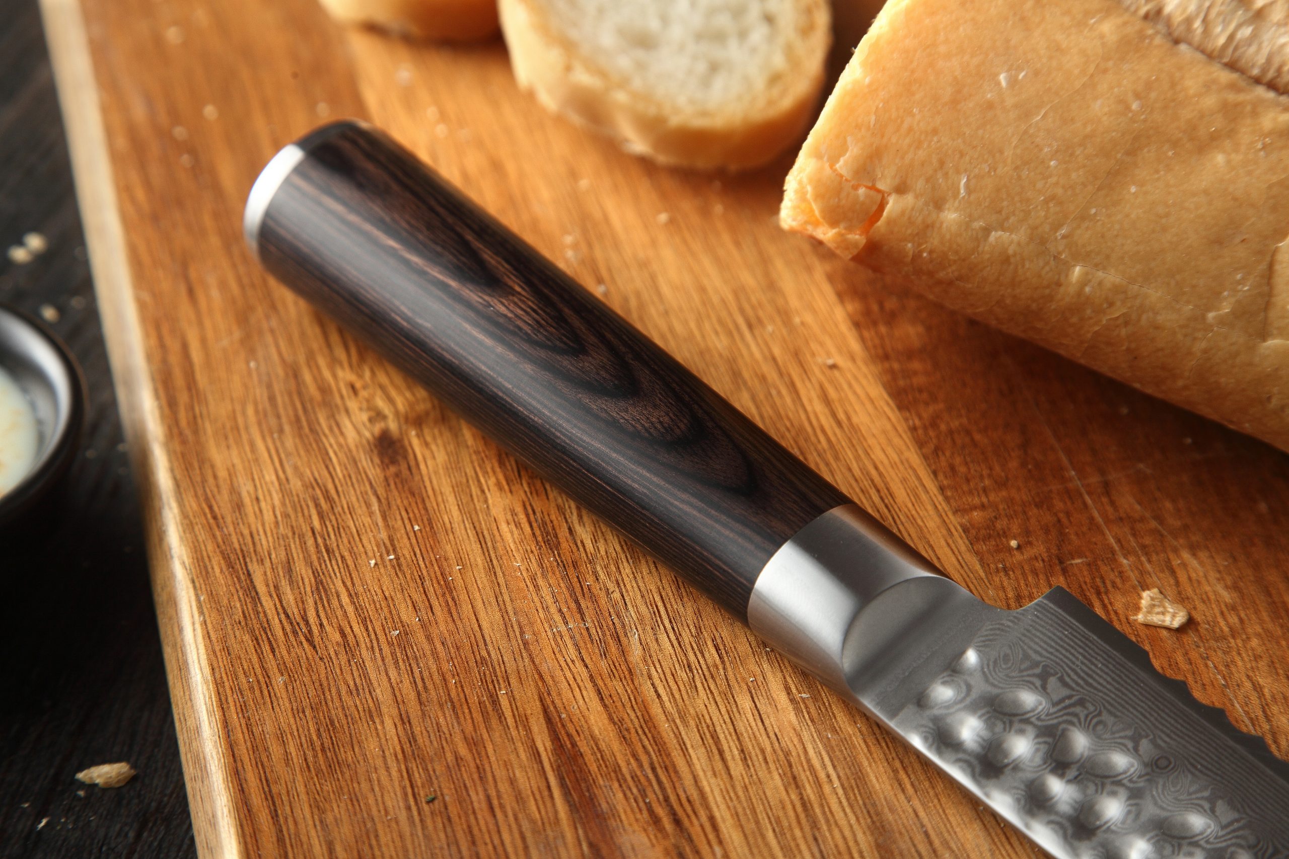 Pakkaholzgriff des Shido Damast Brotmessers Masumi